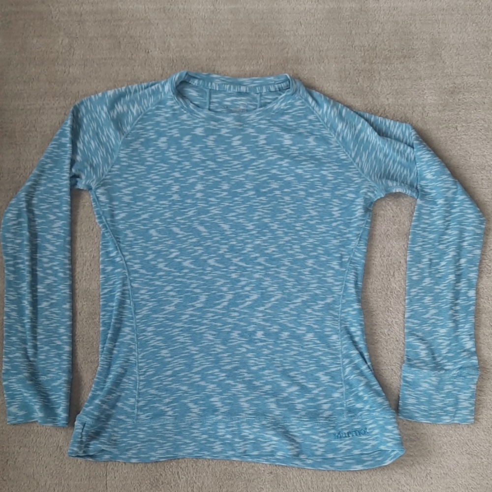 Women’s Long-Sleeve Performance Top in Light Blue